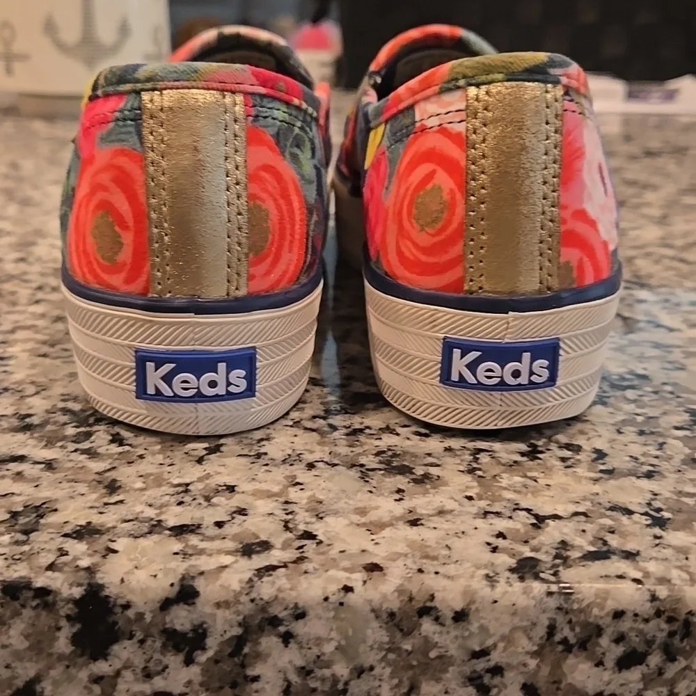 KEDS X RIFLE PAPER CO. TRIPLE DECKER VINTAGE BLOSSOM VELVET SNEAKERS. SIZE 6.